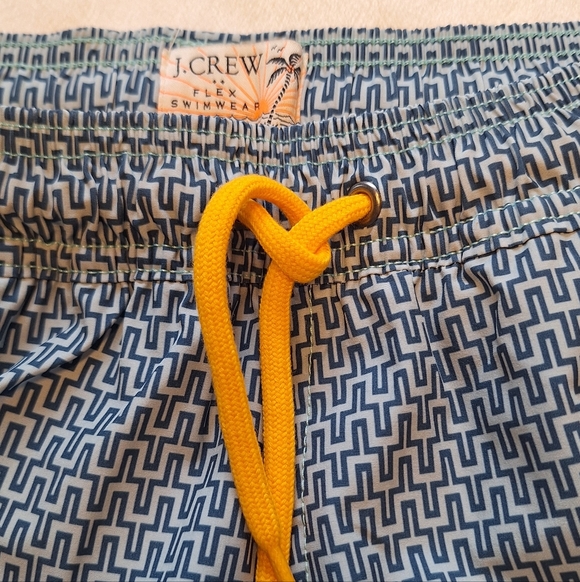 NWT- J. Crew Flex 6" Swim Shorts - Picture 3 of 13